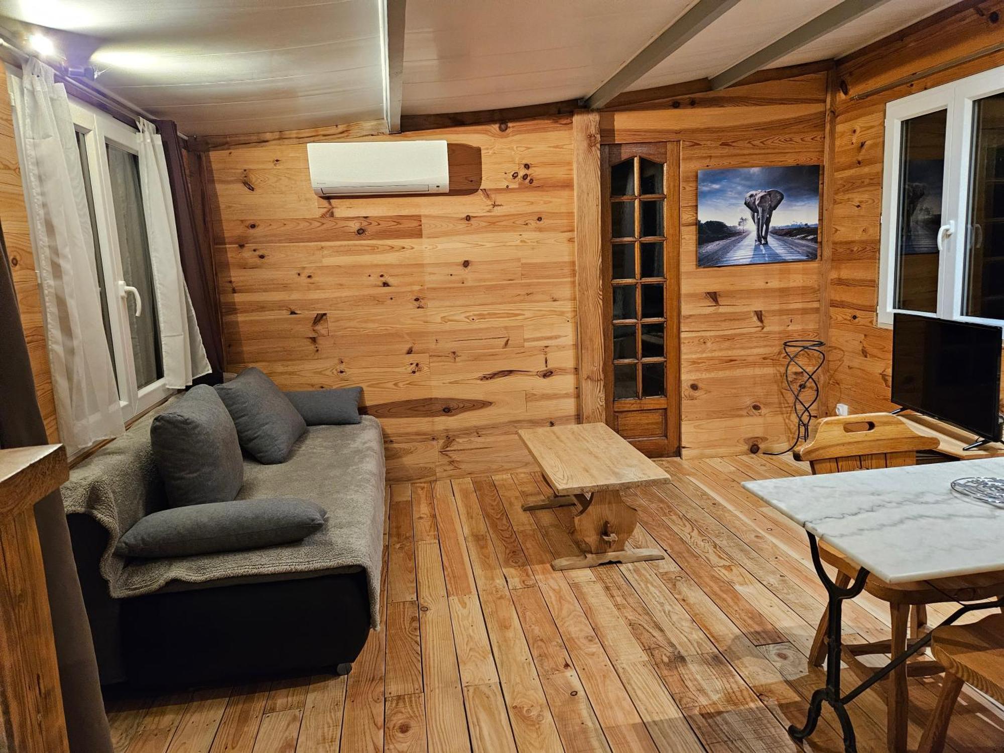 Chalet Banane Devant Piscine, A 6Km Du Festival De Piano De La Roque D'Antheron Rognes Buitenkant foto